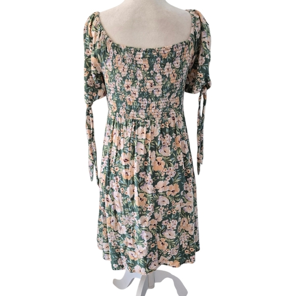 American Eagle  Off Shoulder Floral Smocked Cotton Sundress Sze Medium - Picture 5 of 9
